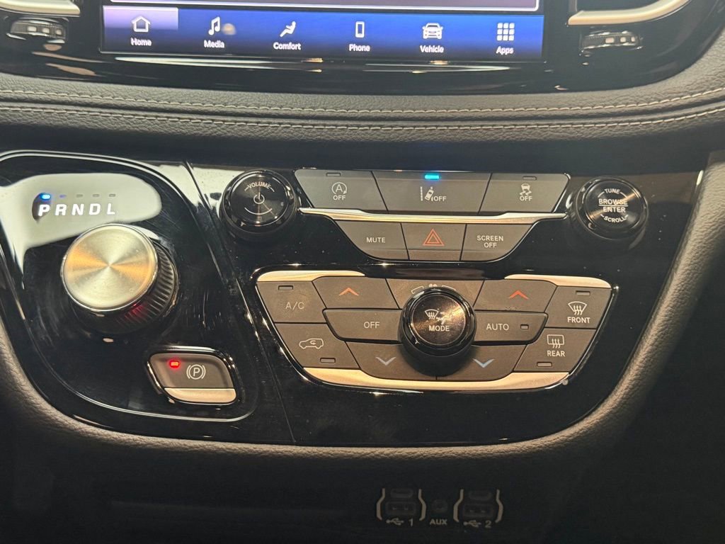 Used 2022 Chrysler Pacifica Touring image 15