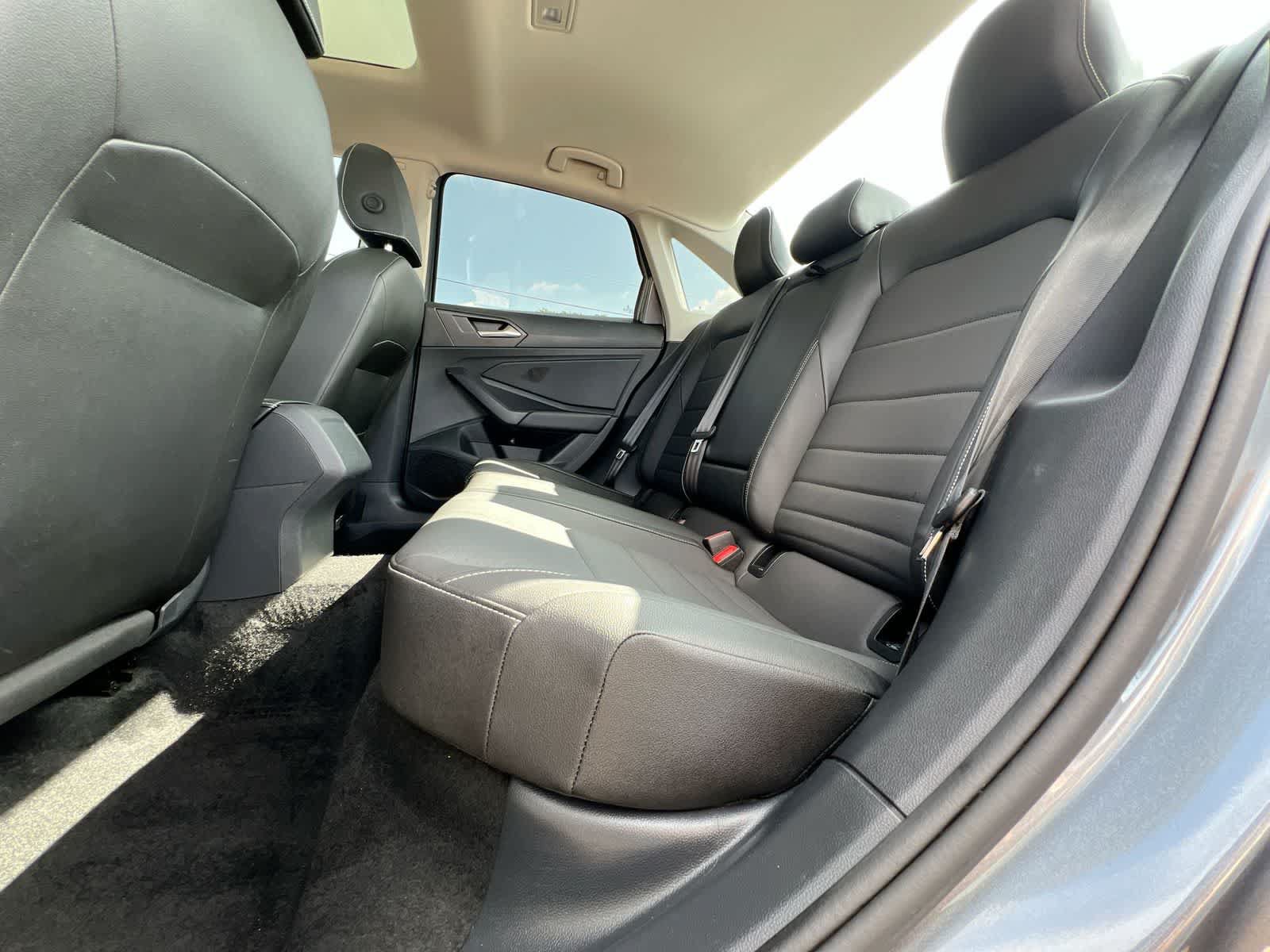 Used 2024 Volkswagen Jetta SE w/ Panoramic Sunroof Package FWD image 19