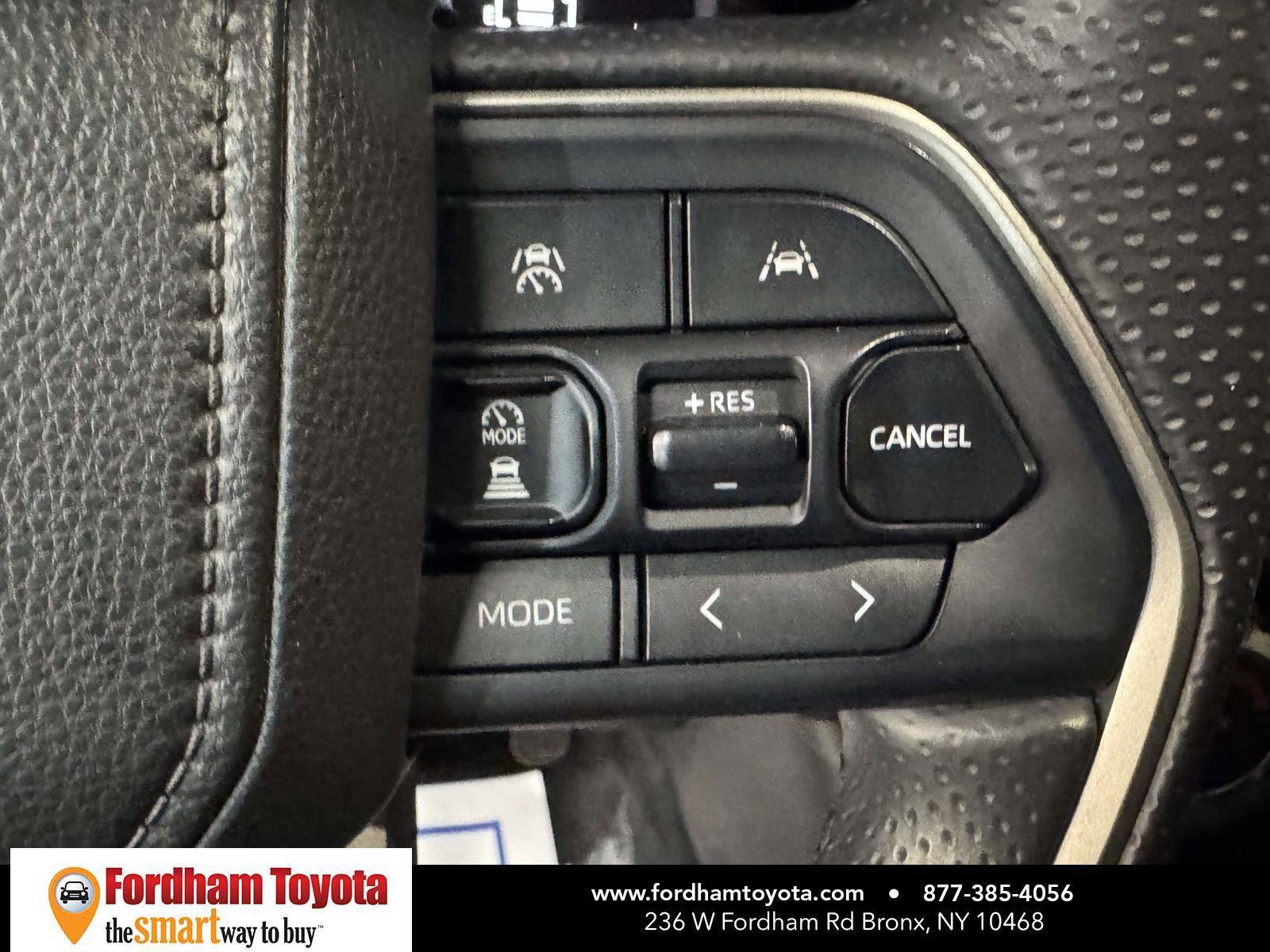 Used 2025 Toyota 4Runner SR5 AWD/4WD image 21