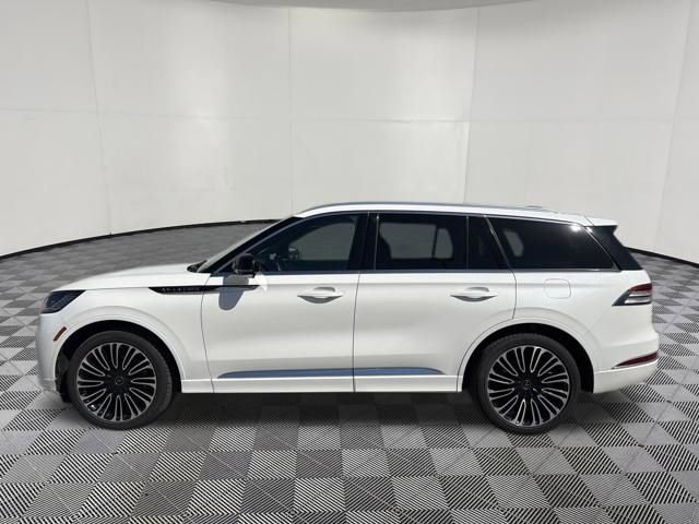 Certified 2025 Lincoln Aviator Black Label AWD/4WD image 12