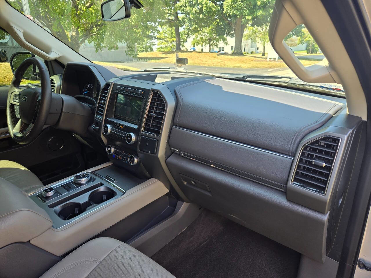 Used 2019 Ford Expedition XLT w/ Equipment Group 202A image 18