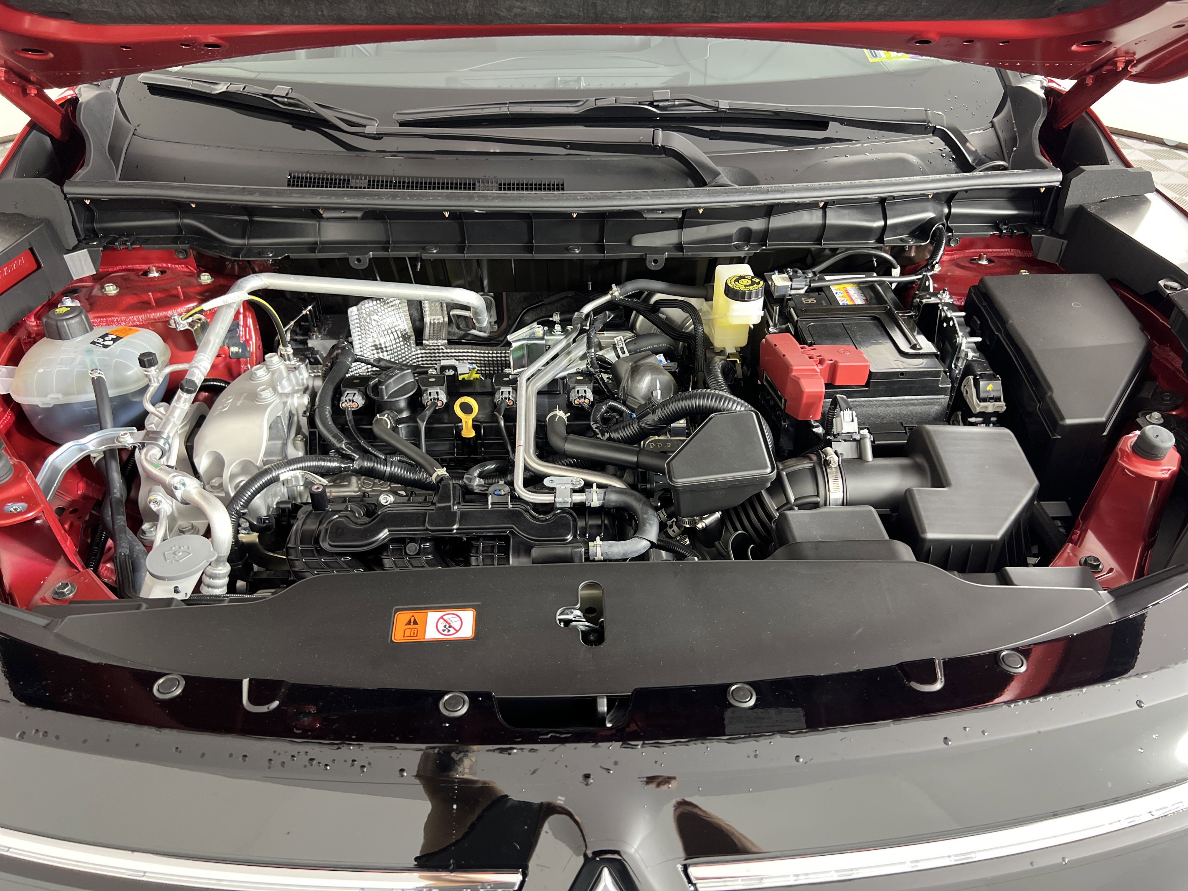 New 2025 Mitsubishi Outlander SE image 16