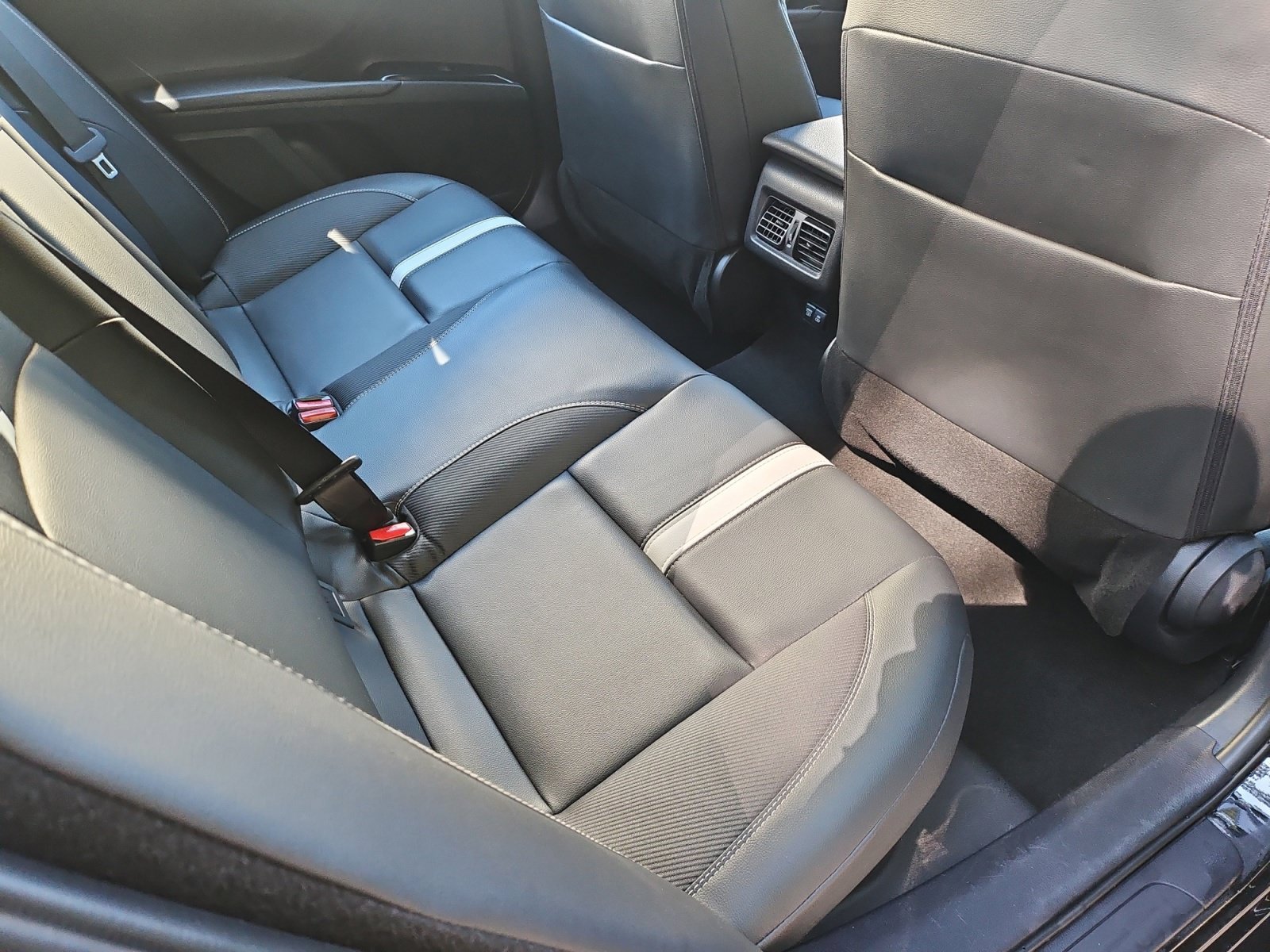 Used 2025 Toyota Camry SE FWD image 32