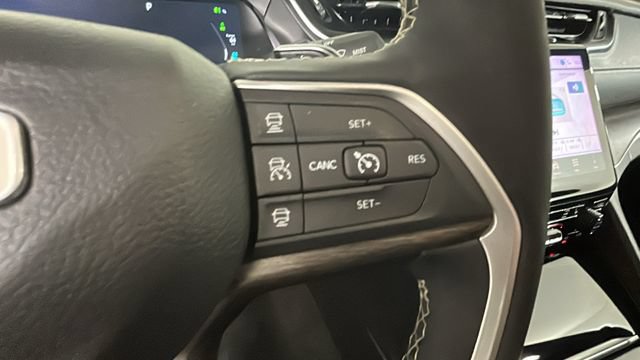 Used 2024 Jeep Grand Cherokee Limited 4xe AWD/4WD image 16