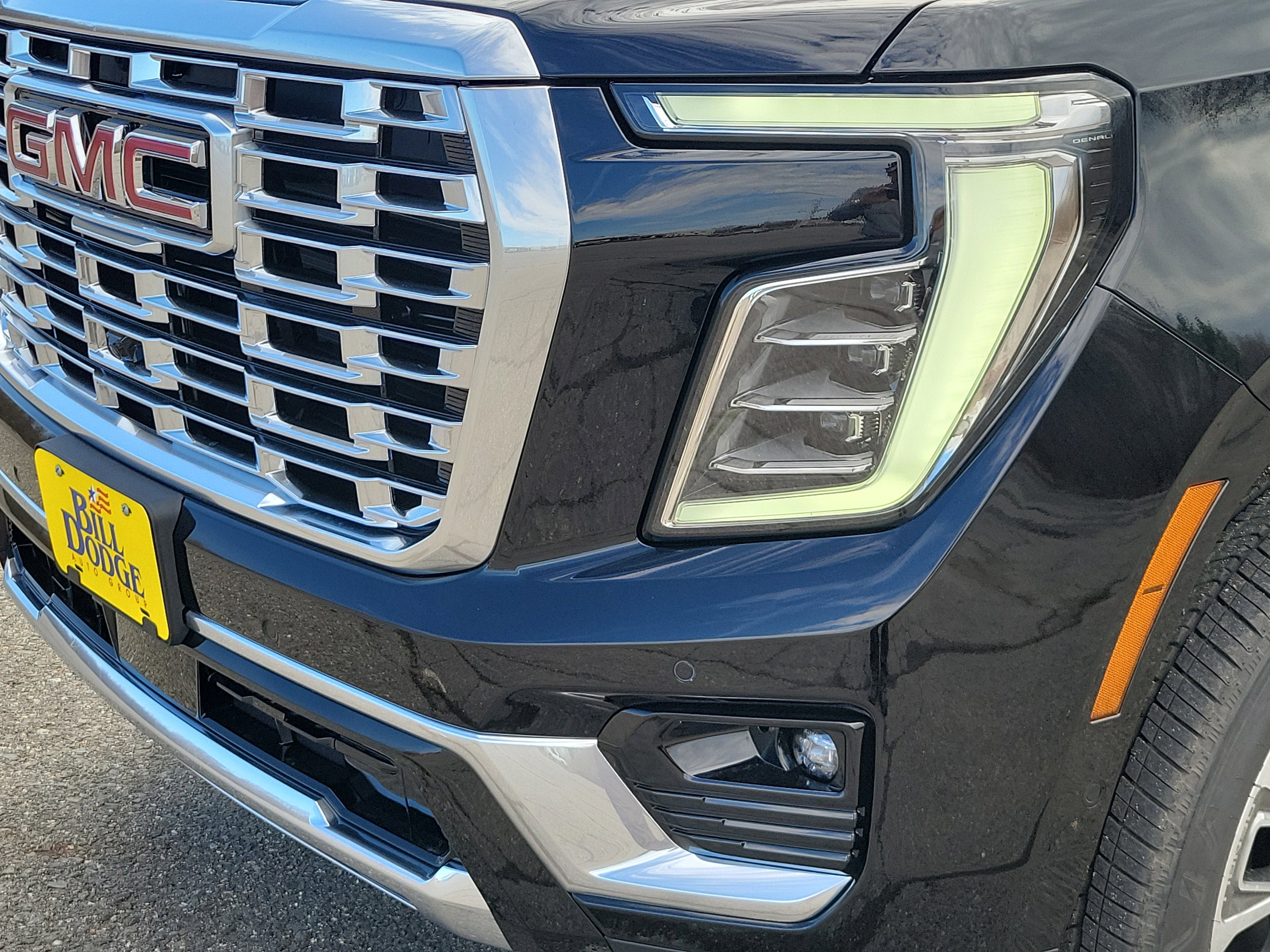New 2026 GMC Yukon XL Denali w/ Sun & Power Step Package AWD/4WD image 14
