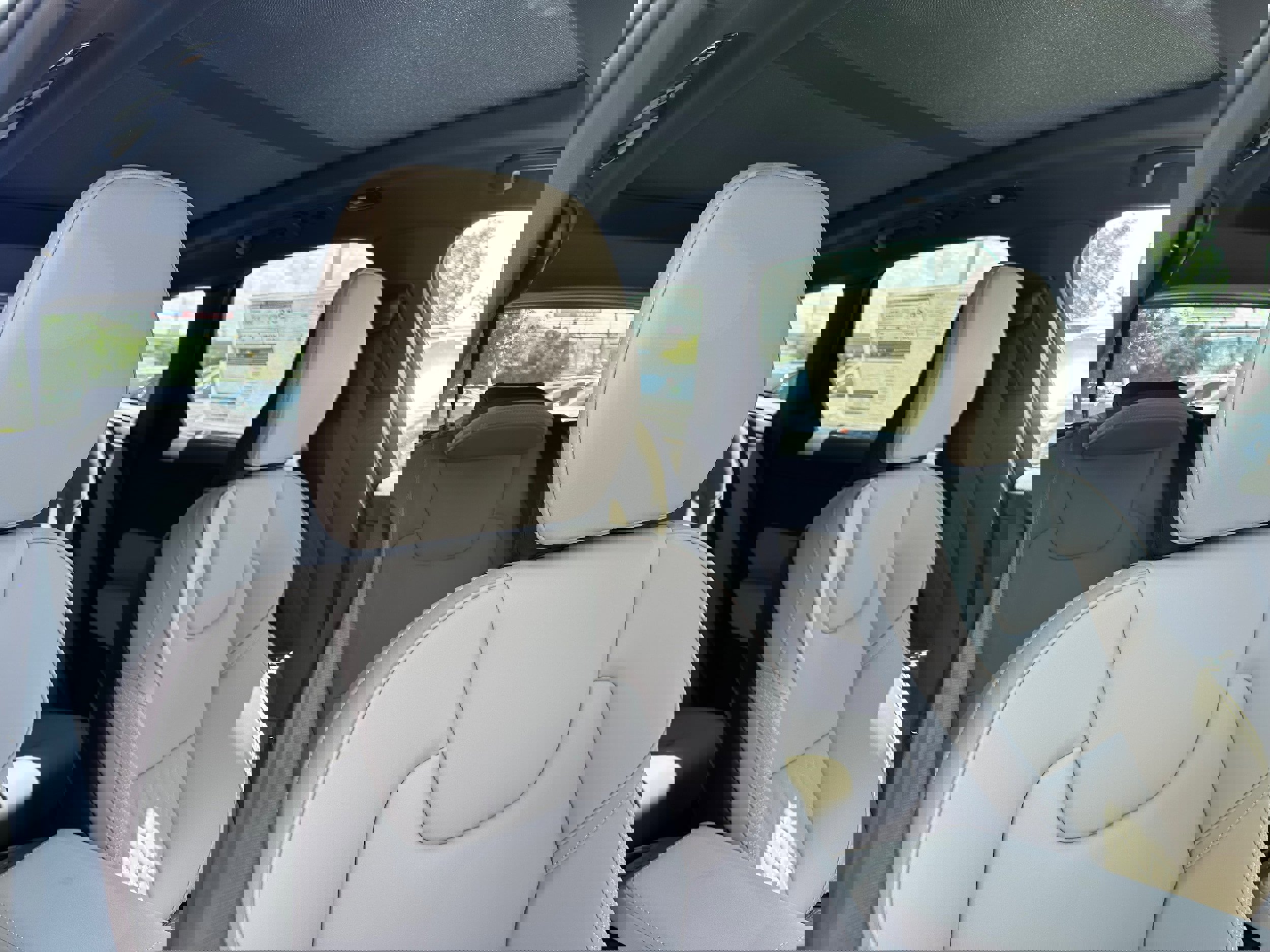 New 2026 Volvo XC60 B5 Core w/ Climate Package image 9