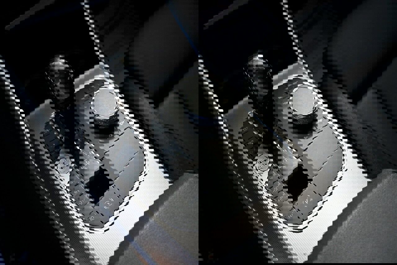 Used 2020 BMW 330i xDrive Sedan w/ M Sport Package image 27