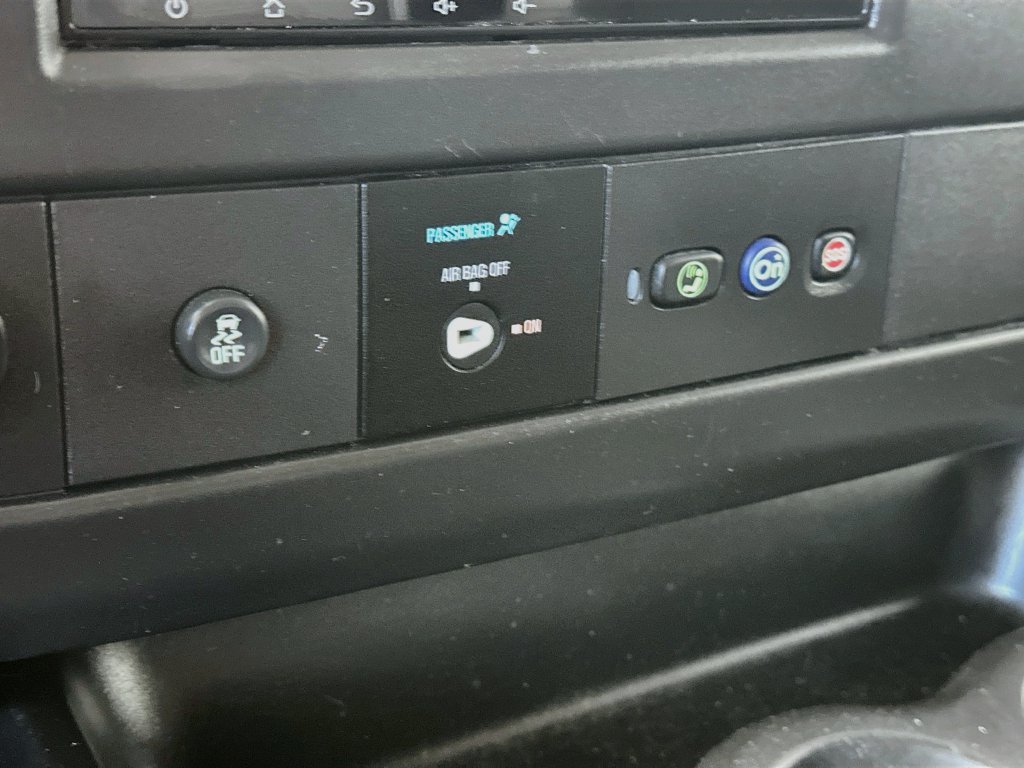 Used 2022 Chevrolet Express 2500 w/ Driver Convenience Package RWD image 17