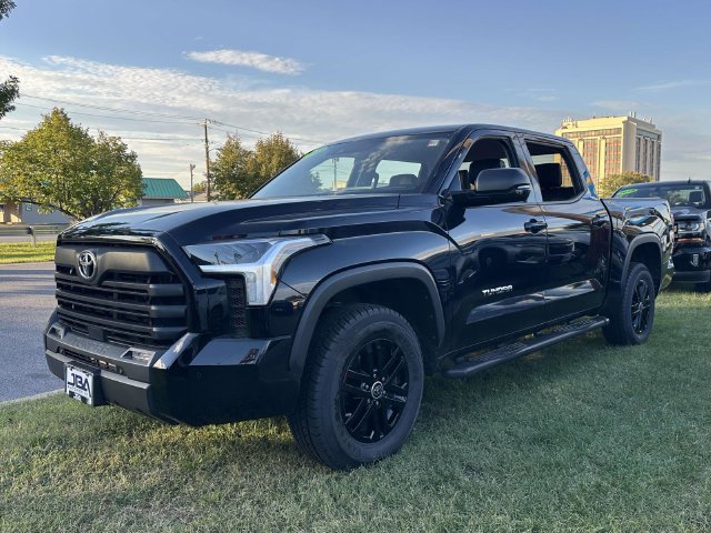 Used 2023 Toyota Tundra SR5 w/ SR5 Premium Package AWD/4WD image 23