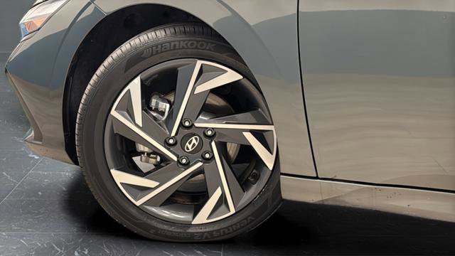 Used 2024 Hyundai Elantra Limited FWD image 34