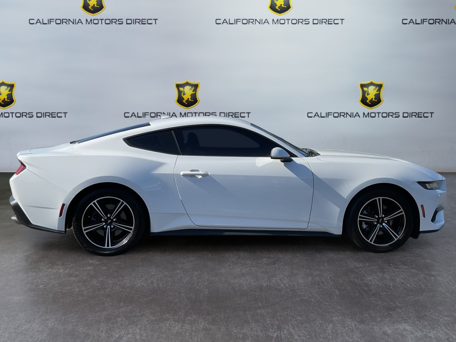 Used 2024 Ford Mustang Coupe RWD image 4