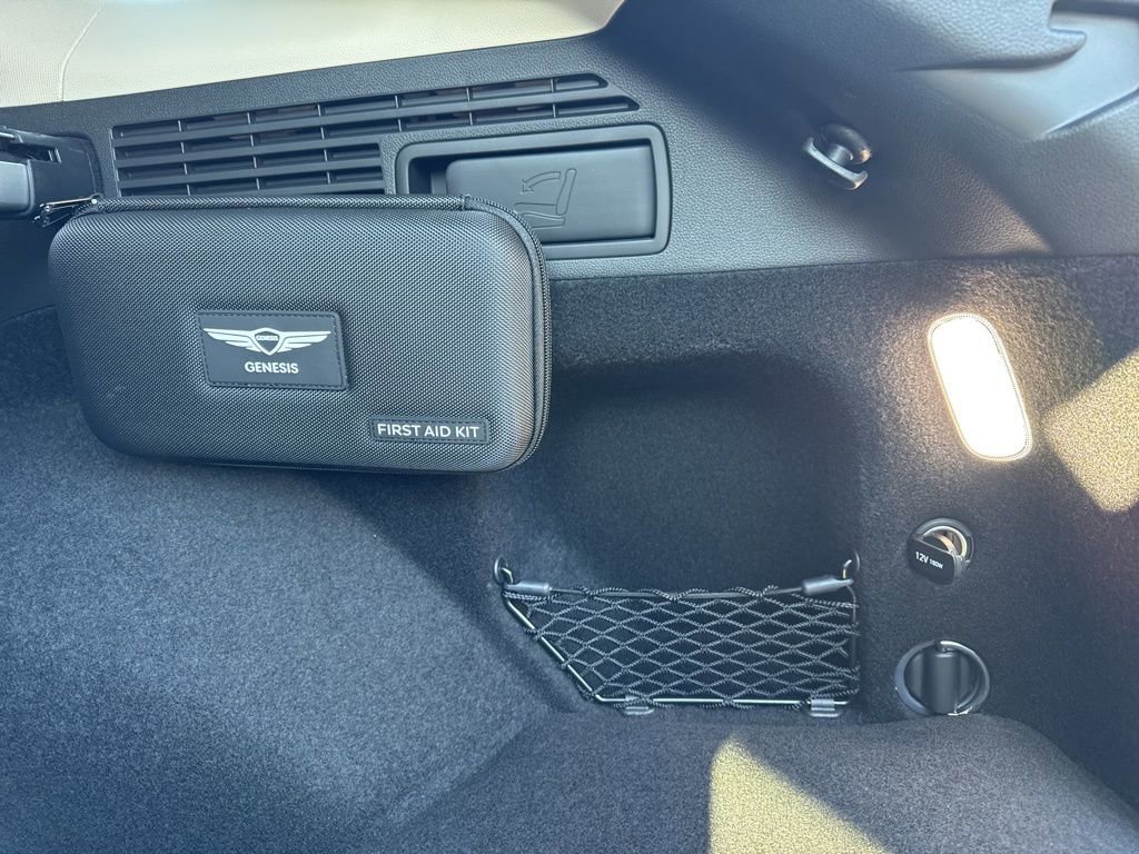 Used 2025 Genesis GV70 2.5T Select w/ Select Package image 14