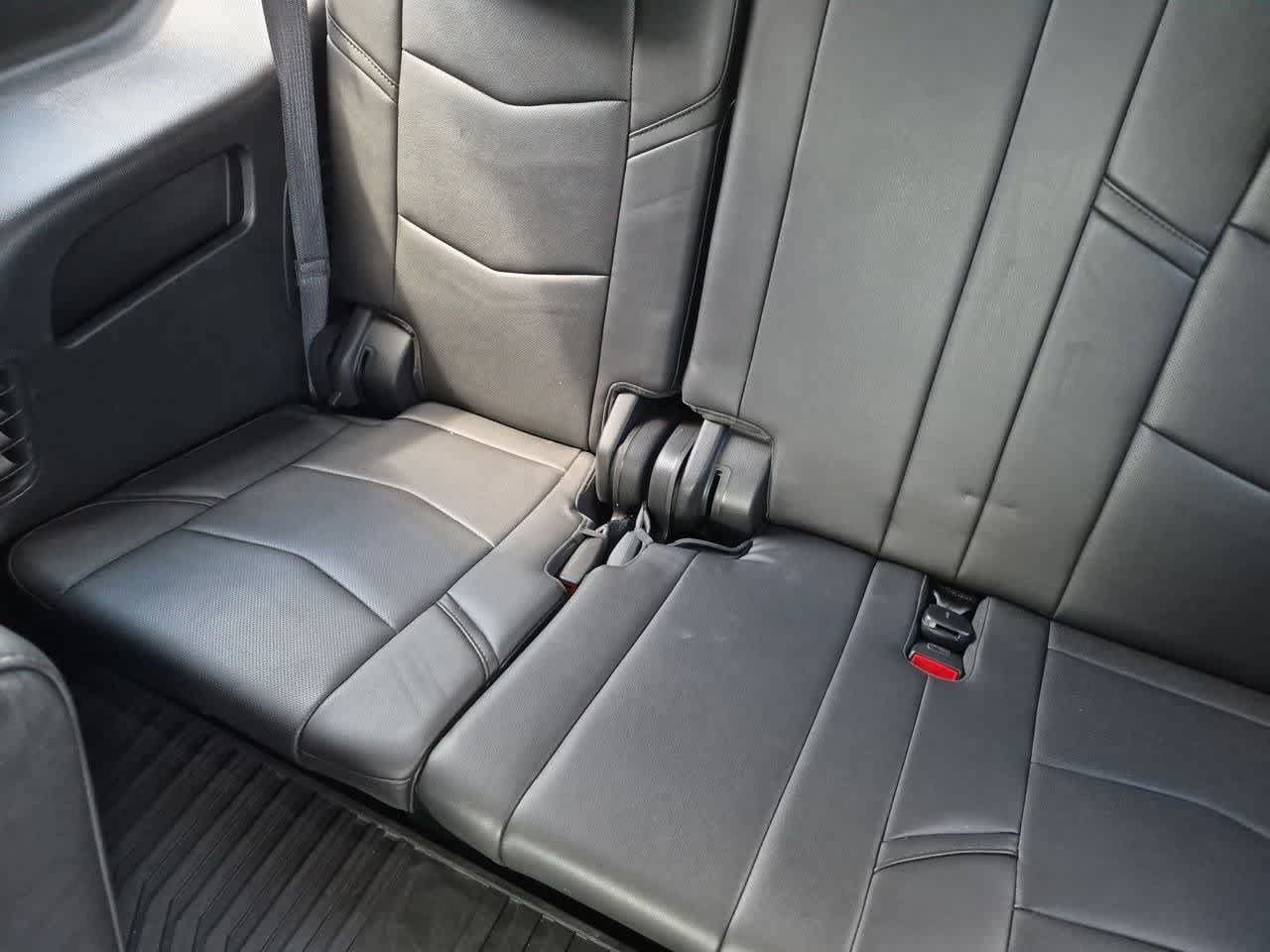 Used 2019 Cadillac Escalade Premium Luxury w/ LPO, Radiant Package AWD/4WD image 22