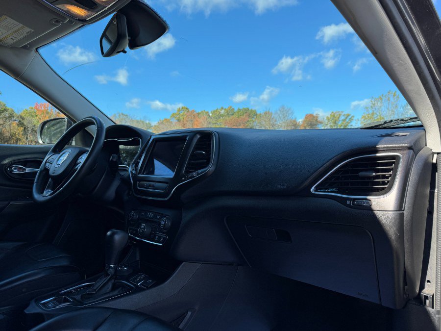 Used 2020 Jeep Cherokee Trailhawk image 20