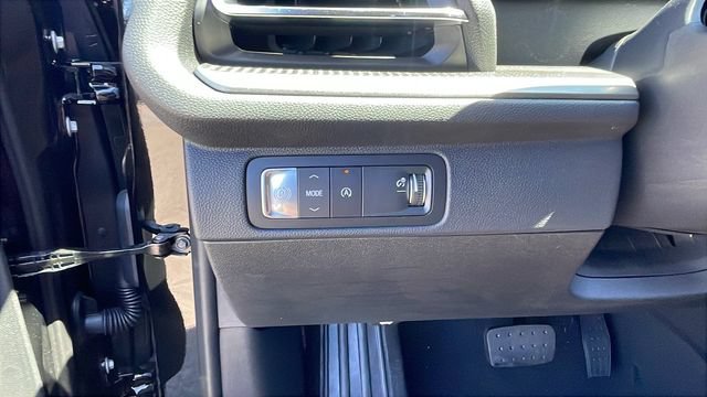 New 2026 Chevrolet Traverse LT w/ Sun and Wheel Package FWD image 26