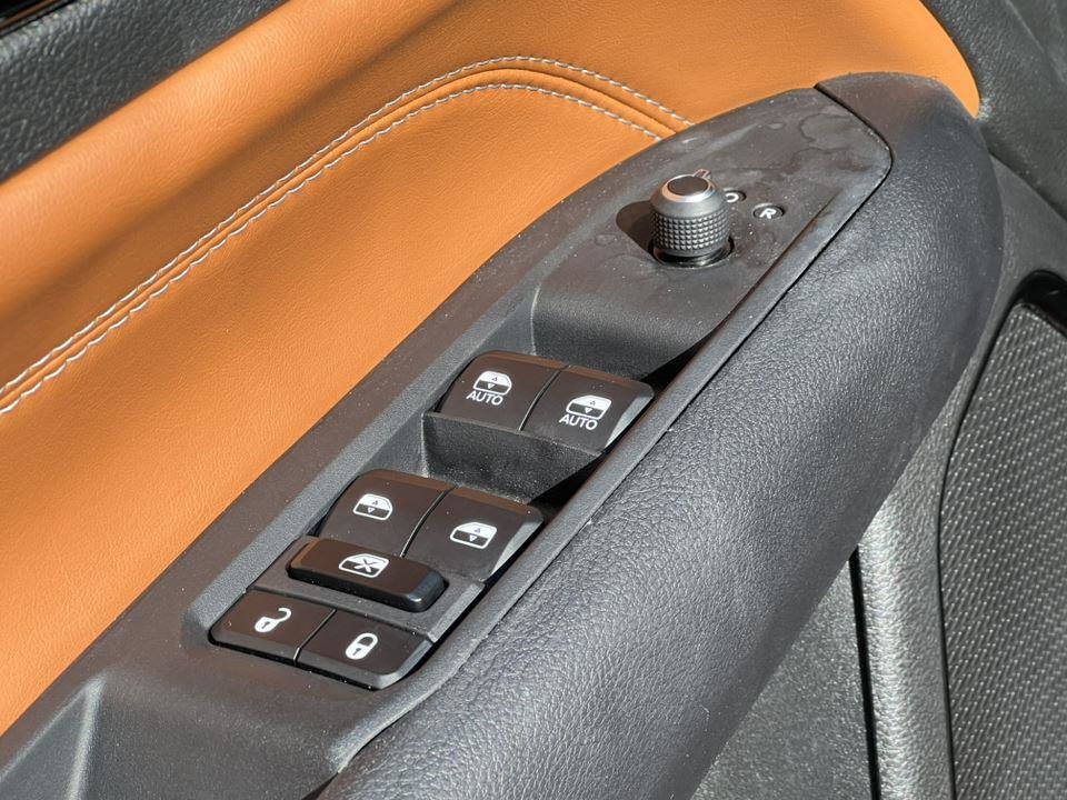 Used 2025 Jeep Compass Limited AWD/4WD image 13