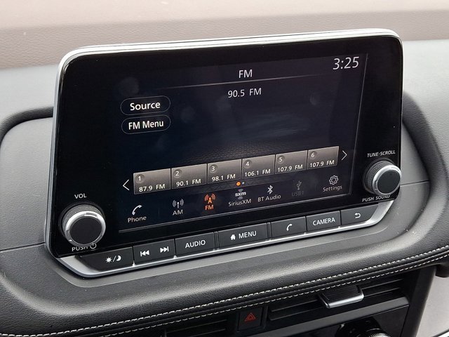 Used 2023 Nissan Rogue SV image 15