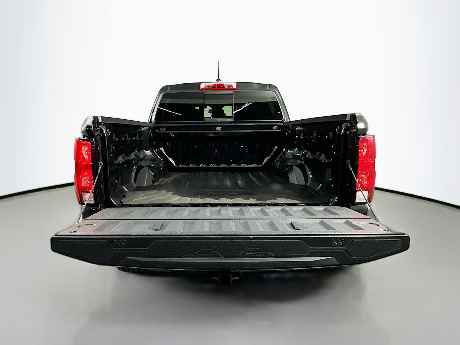 Used 2025 Chevrolet Colorado LT image 27