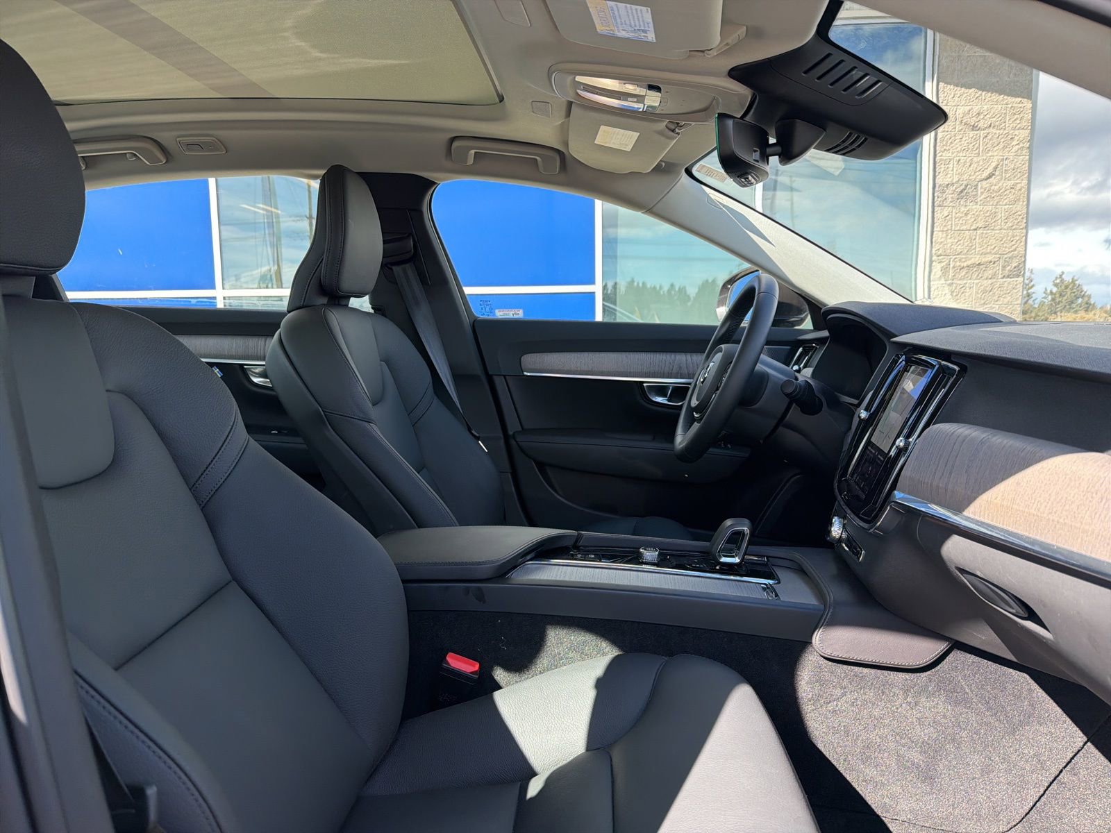 Certified 2025 Volvo S90 B6 Plus w/ Protection Package Premier image 19