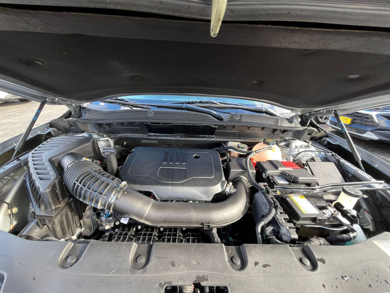 Used 2025 Chevrolet Blazer LT FWD image 32