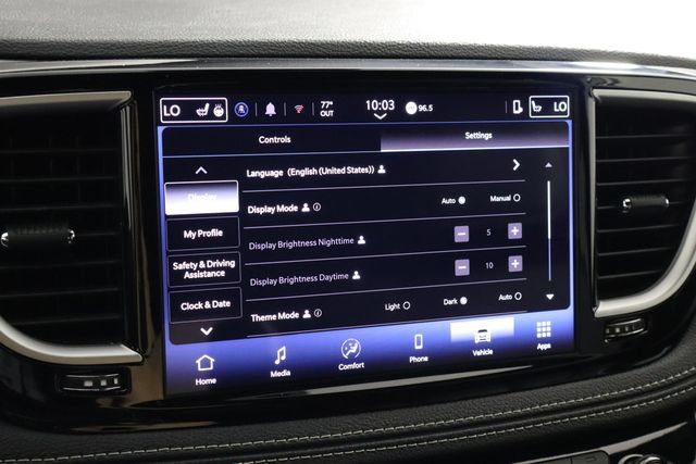 Used 2025 Chrysler Pacifica Select AWD/4WD image 33