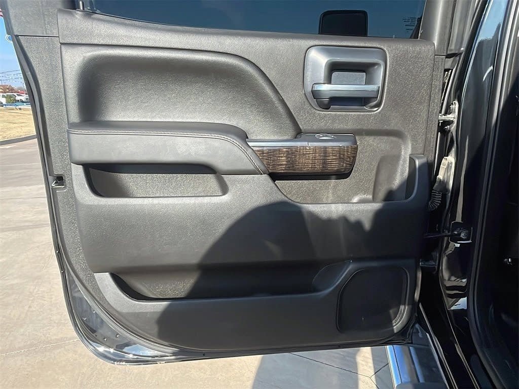 Used 2016 GMC Sierra 3500 Denali w/ Duramax Plus Package image 15