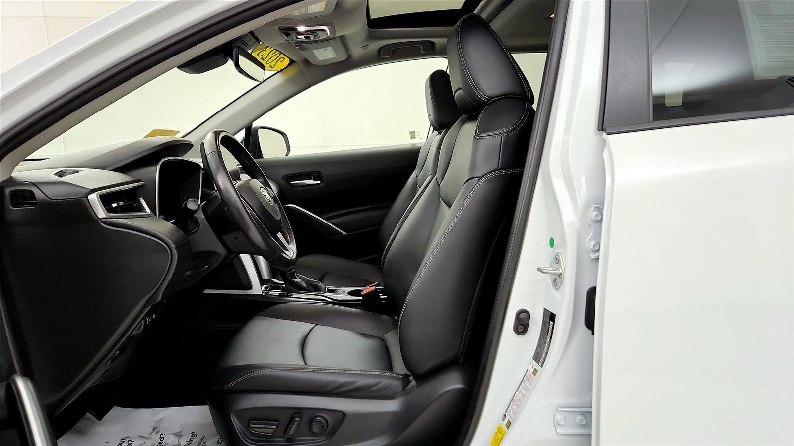 Certified 2023 Toyota Corolla Cross XLE w/ Convenience Package image 25