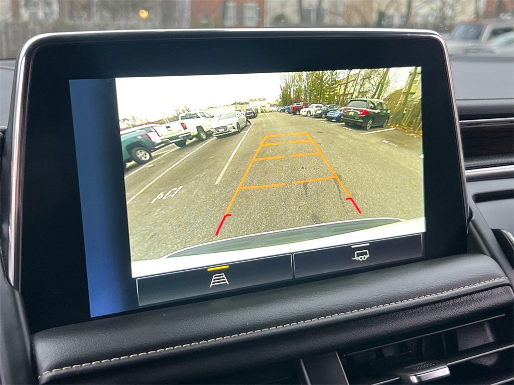 Used 2023 Chevrolet Suburban Premier image 20