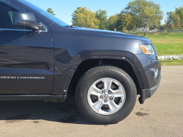 Used 2016 Jeep Grand Cherokee Laredo w/ Quick Order Package 23E AWD/4WD image 4