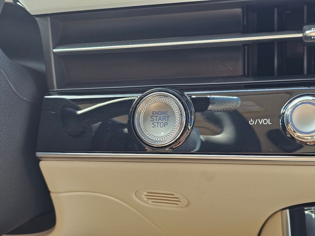 New 2026 Genesis GV70 2.5T Advanced AWD/4WD image 17