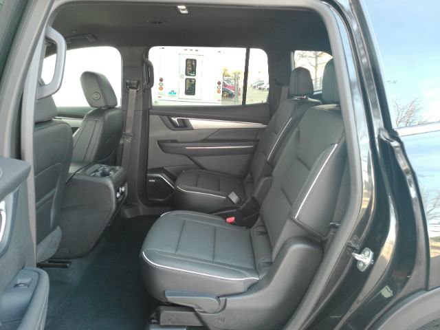 Used 2025 Buick Enclave Preferred image 7