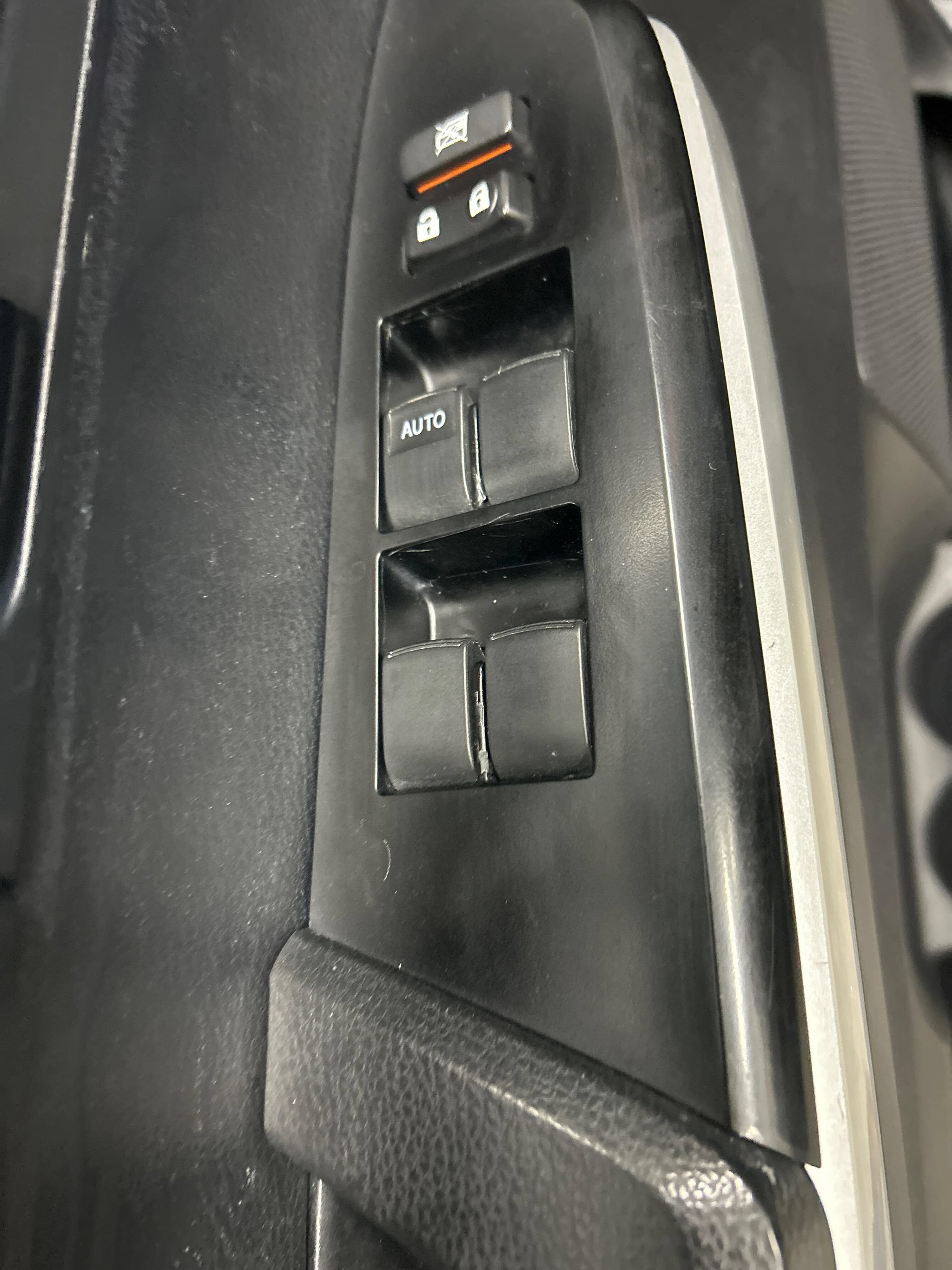 Used 2014 Toyota Tundra SR5 AWD/4WD image 9