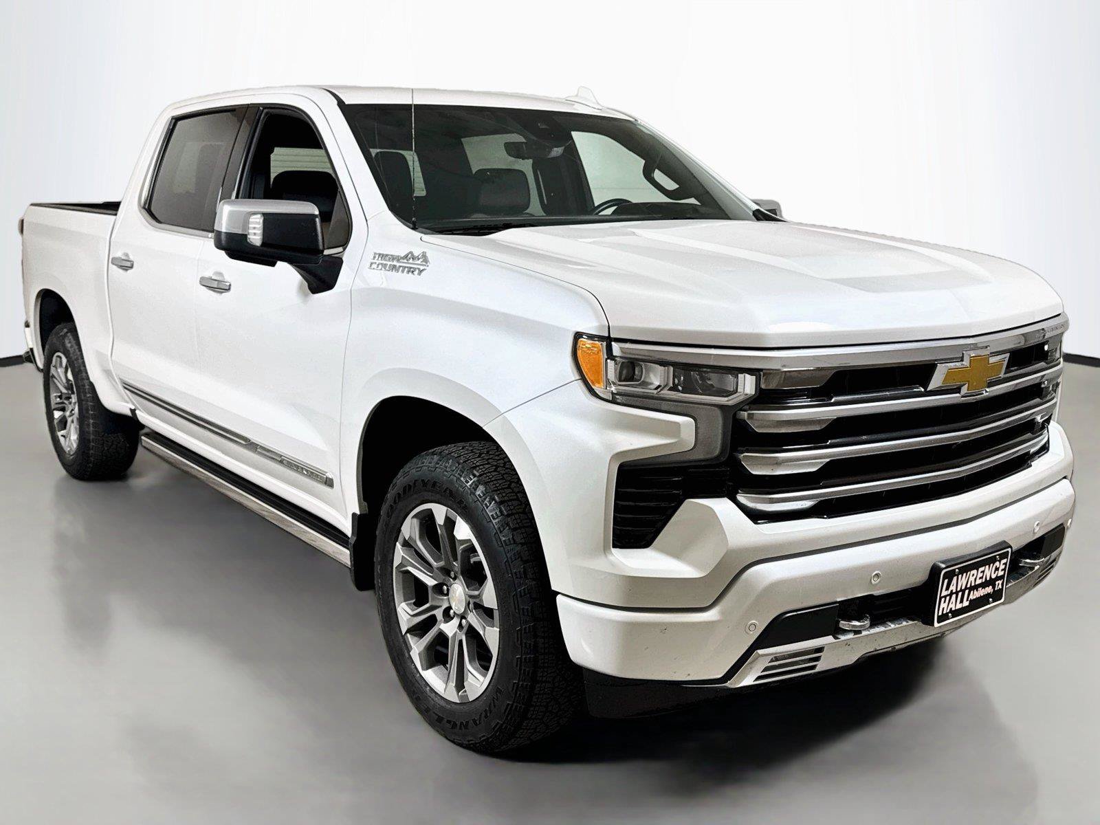 Certified 2023 Chevrolet Silverado 1500 High Country w/ Technology Package AWD/4WD image 3