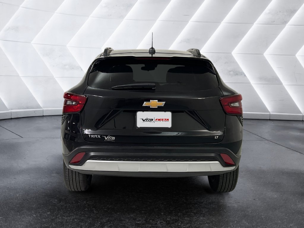 Used 2025 Chevrolet Trax LT FWD image 5
