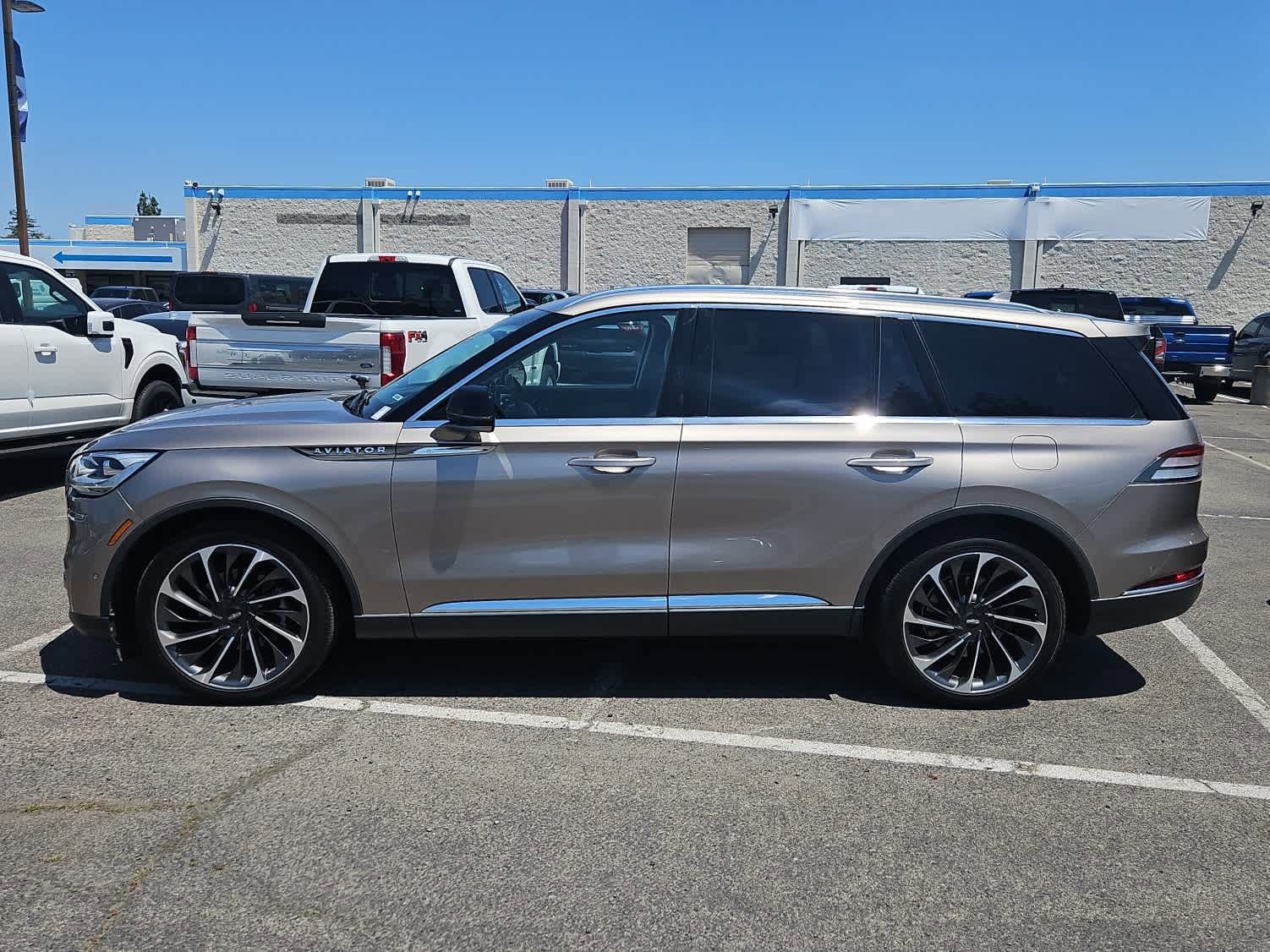 Used 2020 Lincoln Aviator Reserve w/ Equipment Group 202A AWD/4WD image 5
