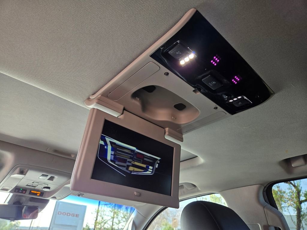 Used 2019 Cadillac Escalade Premium Luxury w/ Escalade Sport Edition AWD/4WD image 16