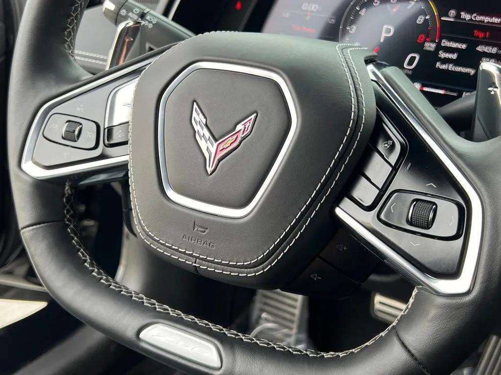 Used 2025 Chevrolet Corvette Z06 image 17