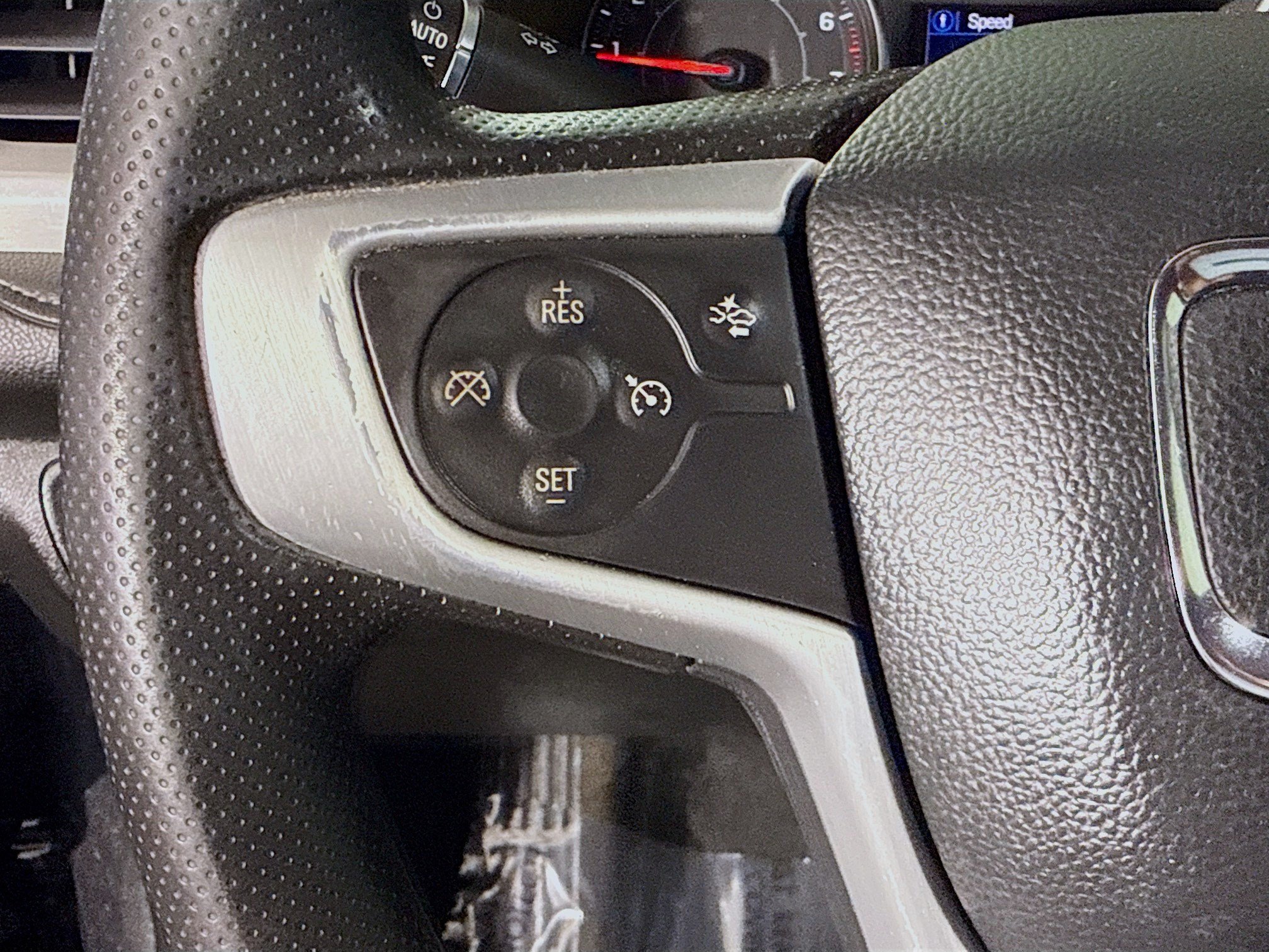 Used 2022 GMC Acadia SLE w/ Driver Convenience Package FWD image 14