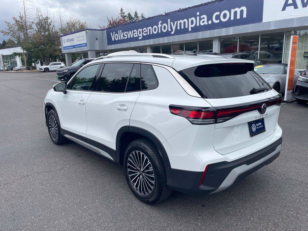 Certified 2025 Volkswagen Tiguan S w/ 18" Wheel Package AWD/4WD image 9