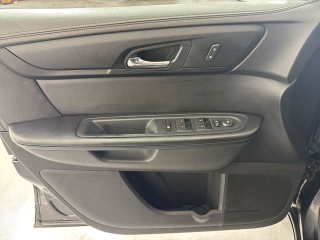Used 2013 Chevrolet Traverse LT FWD image 21