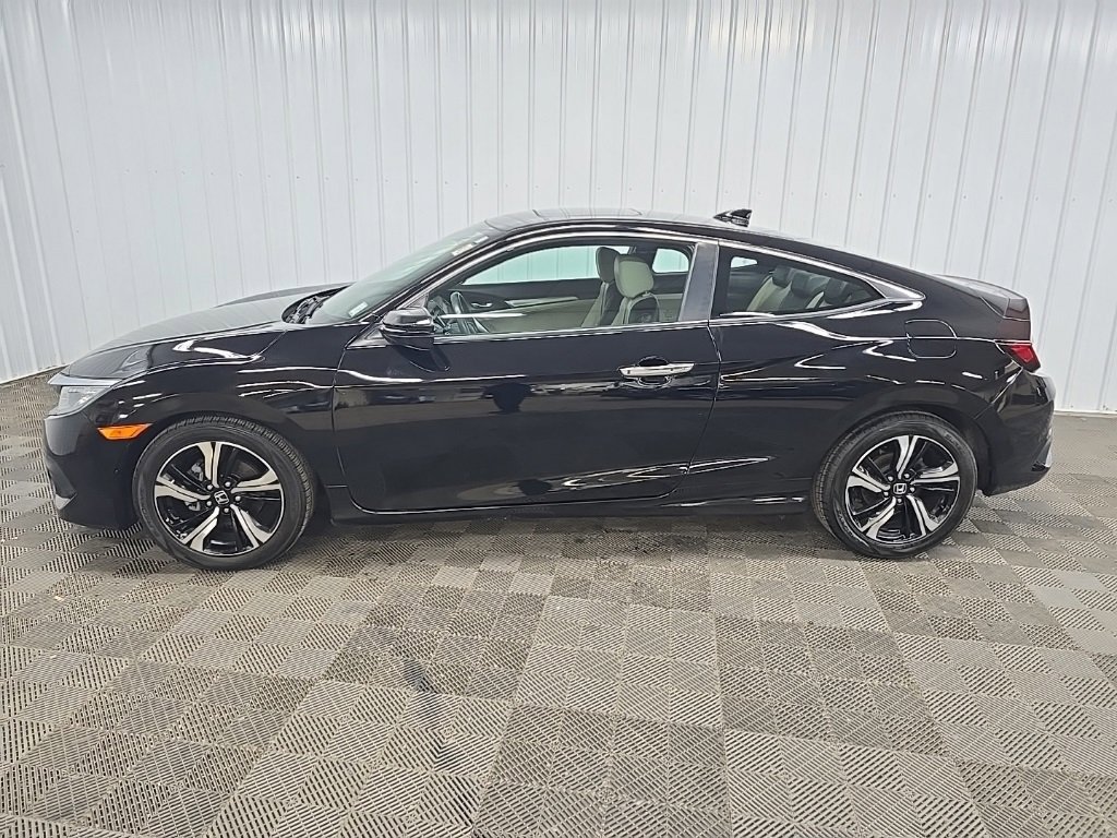 Used 2018 Honda Civic Touring image 5