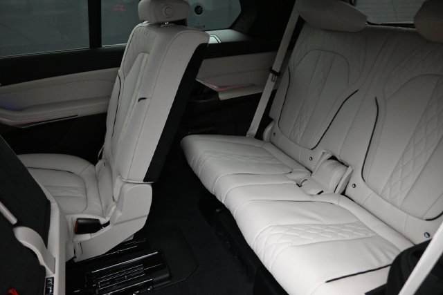New 2027 BMW X7 xDrive40i AWD/4WD image 24