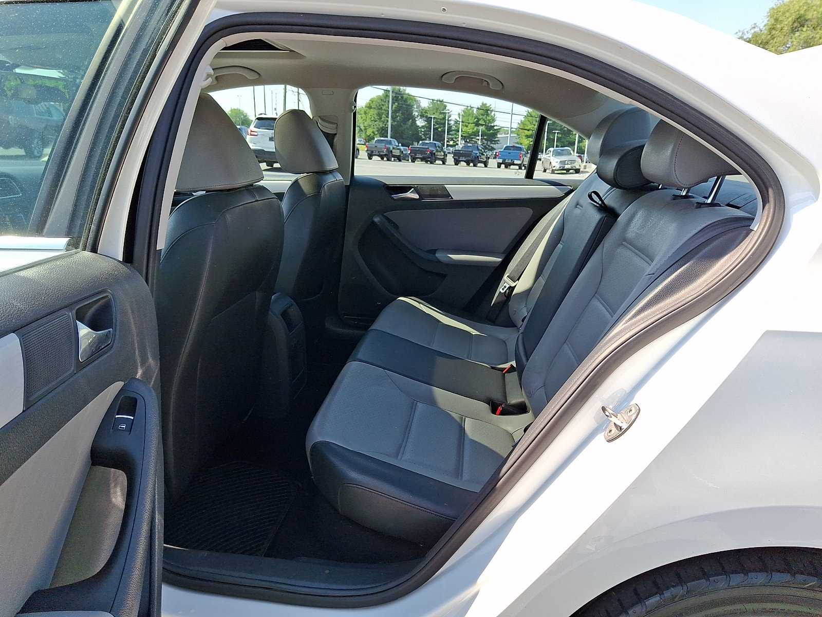 Used 2015 Volkswagen Jetta SEL Premium FWD image 11