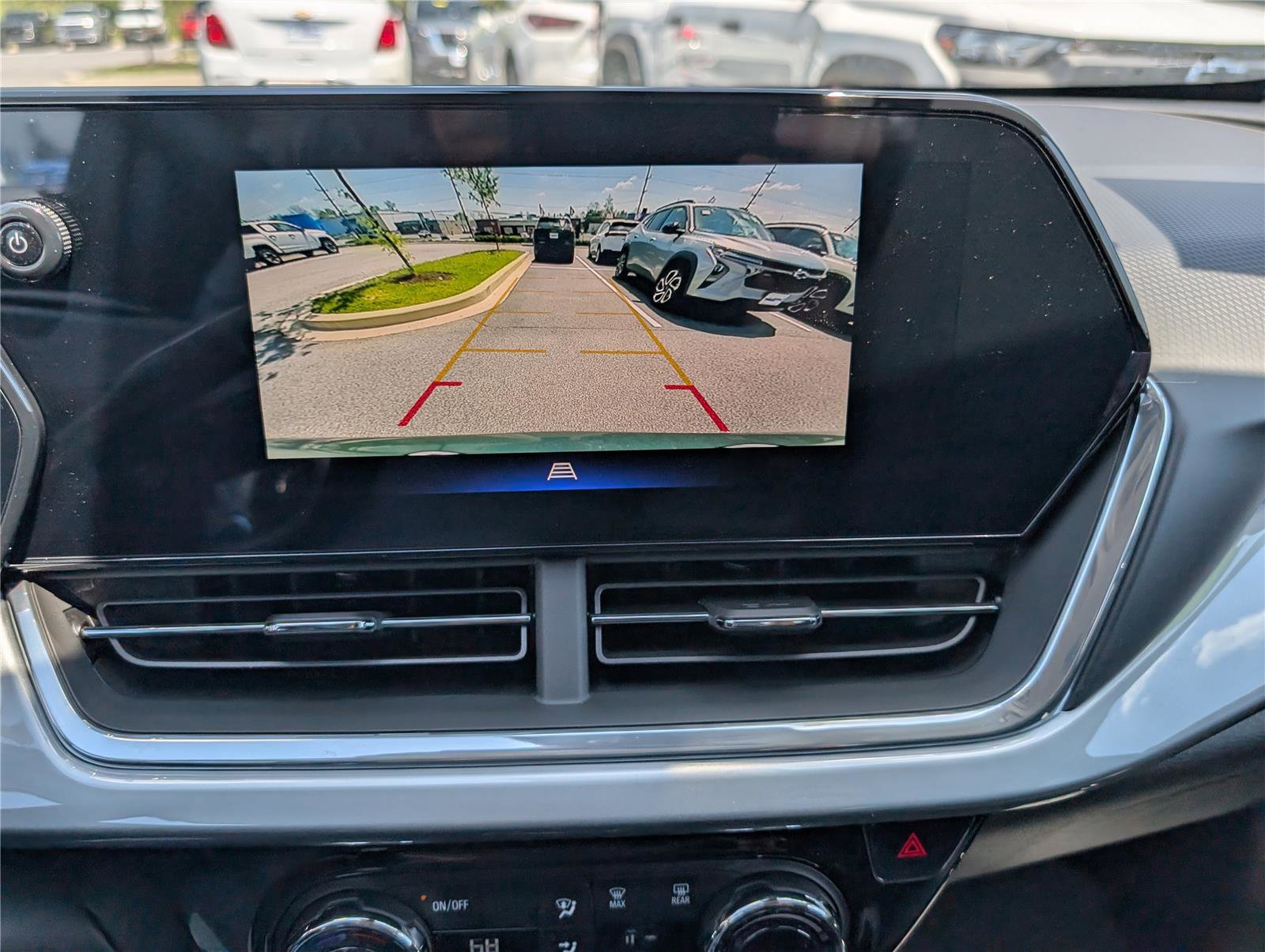 New 2026 Chevrolet Trax LT FWD image 24