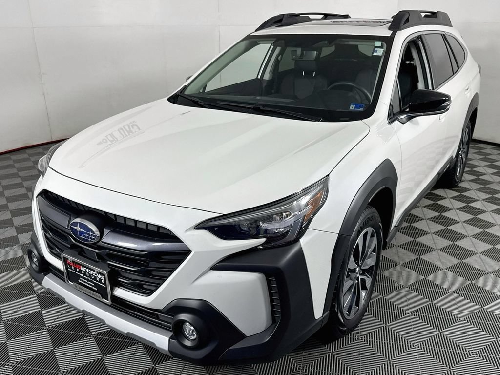 Used 2025 Subaru Outback Limited AWD/4WD image 3