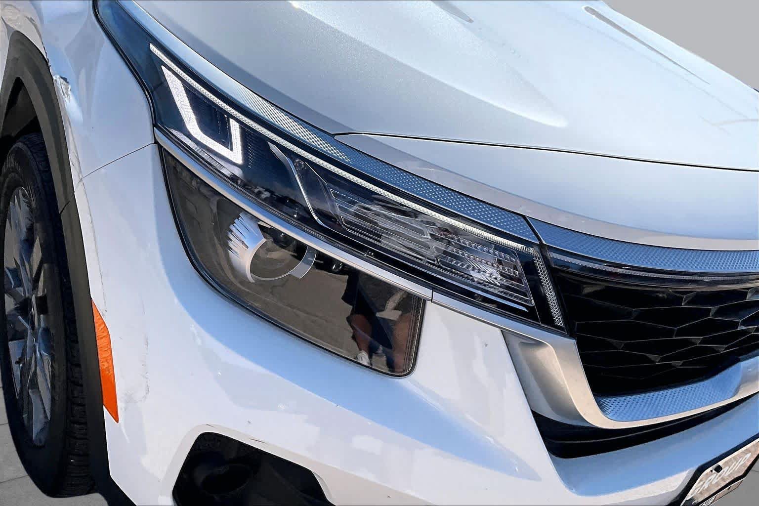 Used 2023 Kia Seltos S w/ Navigation Package FWD image 27