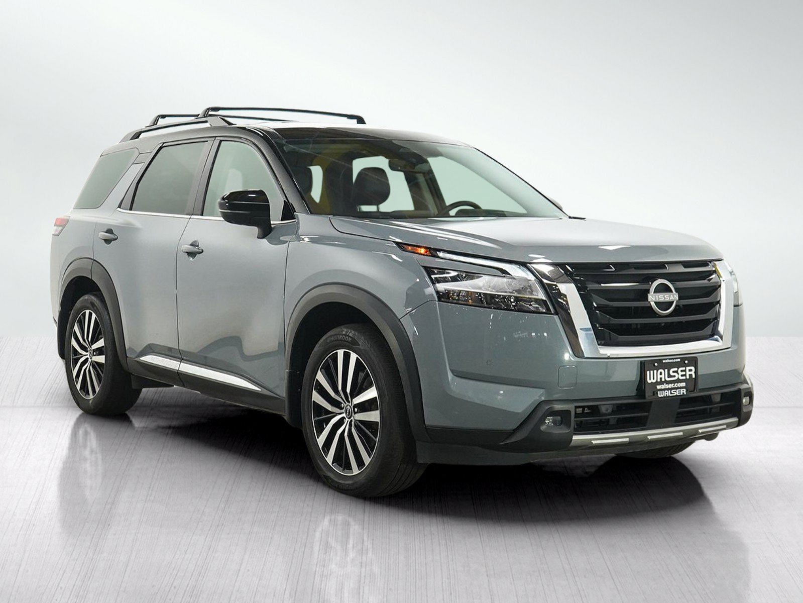 Used 2024 Nissan Pathfinder Platinum AWD/4WD image 8