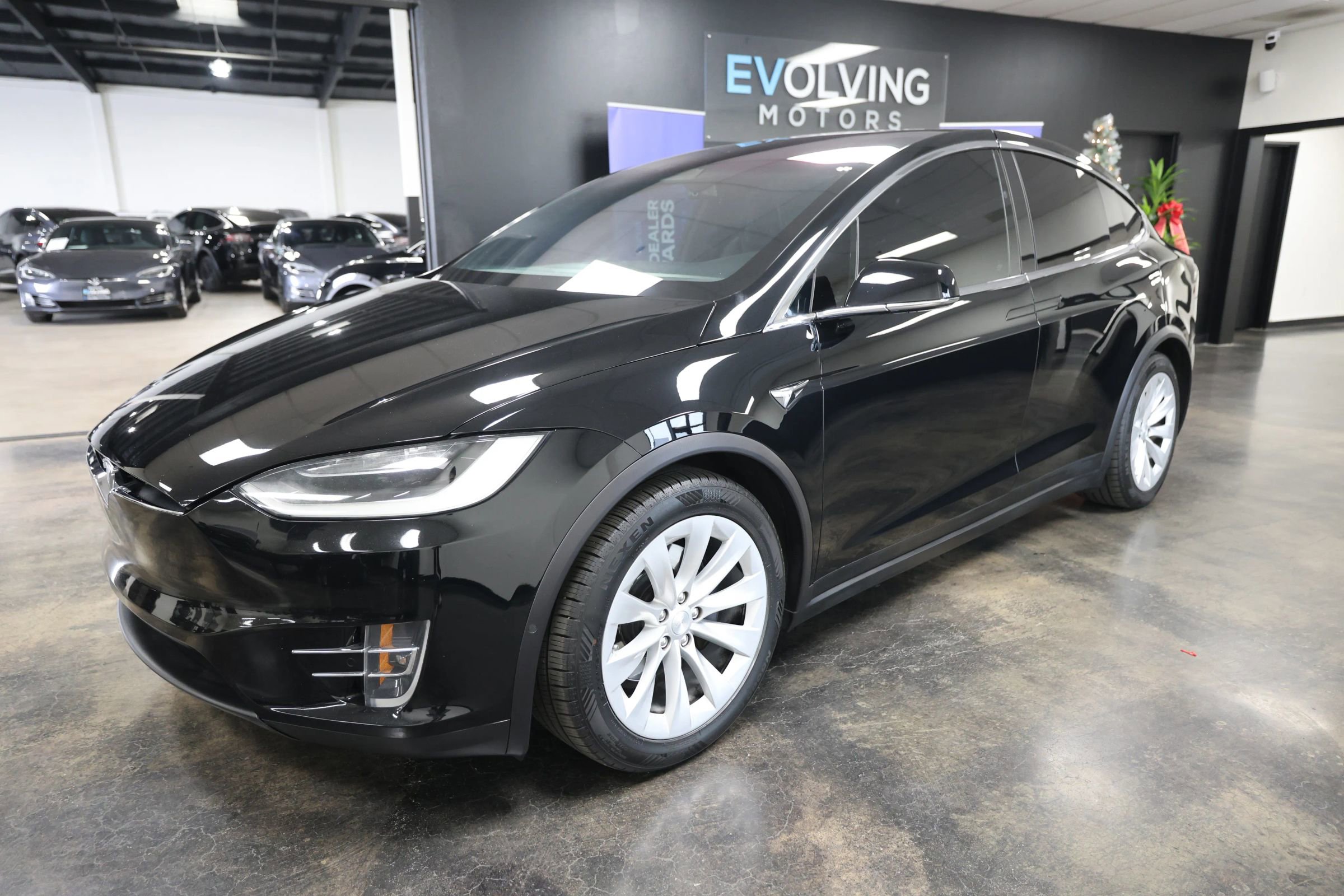 Used 2018 Tesla Model X 75D image 5