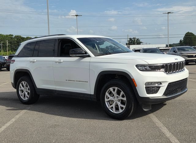 Used 2022 Jeep Grand Cherokee Limited AWD/4WD image 4