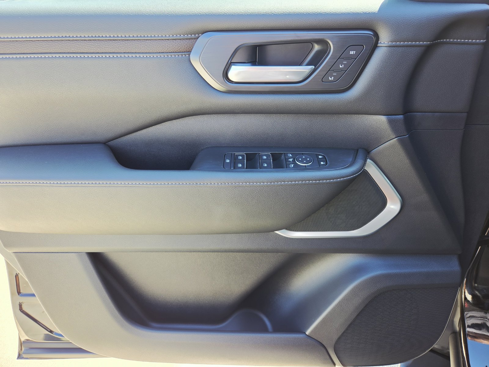 New 2027 Nissan Armada Platinum AWD/4WD image 7